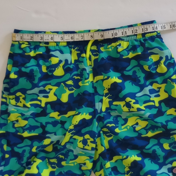Vineyard Vines Boys Turtle Whale Shark Lobster Print Chappy Swim Trunks Large - Picture 9 of 11